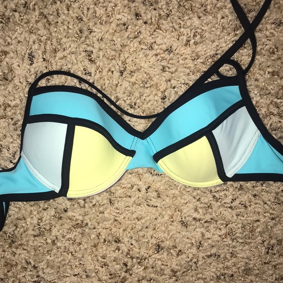 Bikini Top - Picture 1 of 1